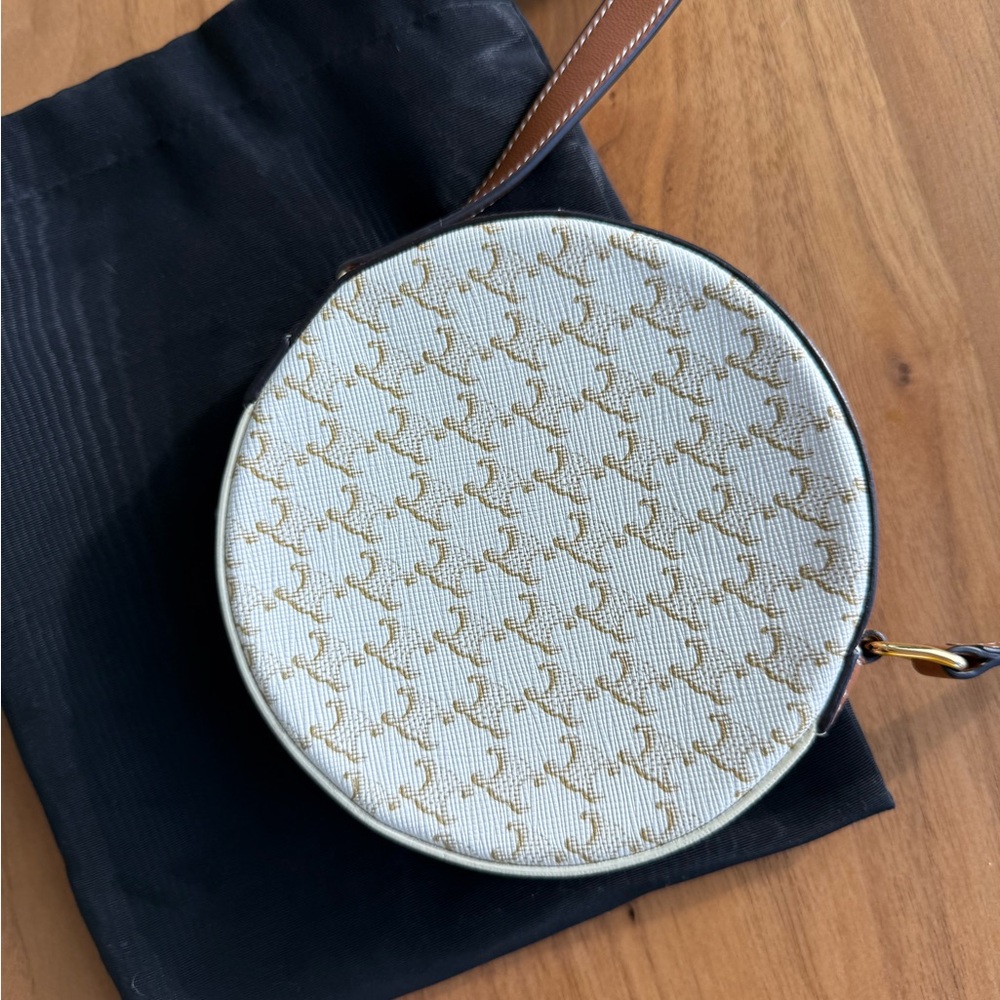 CELINE GHW Triomphe Round Shoulder Bag PVC Coated Canvas White. - Picture 7 of 15